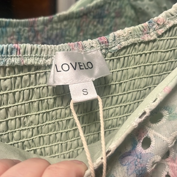 Gorgeous dress with ruching in the back - Picture 5 of 6